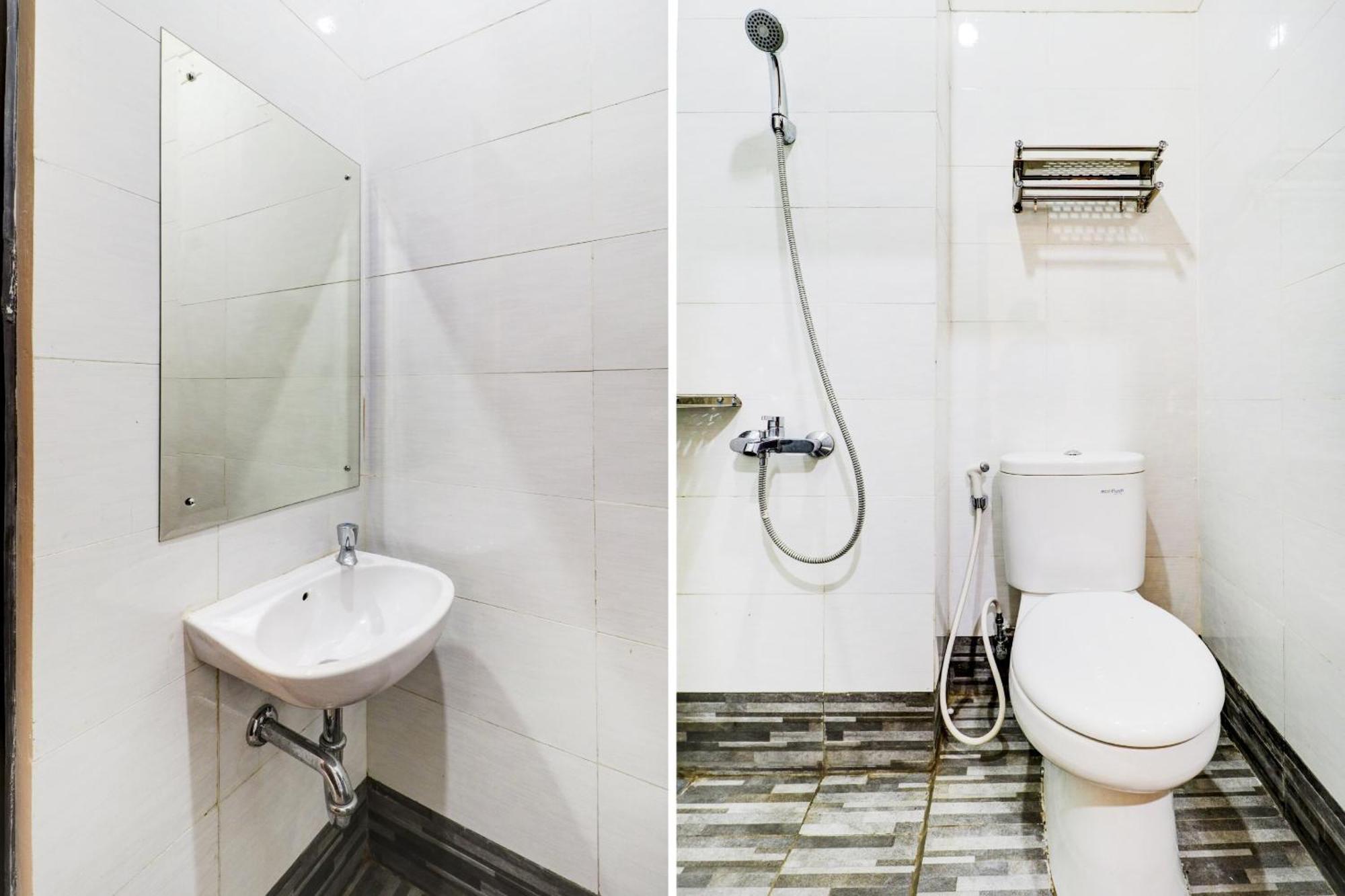 Oyo 90215 Ada Residence Telukjambe Екстериор снимка